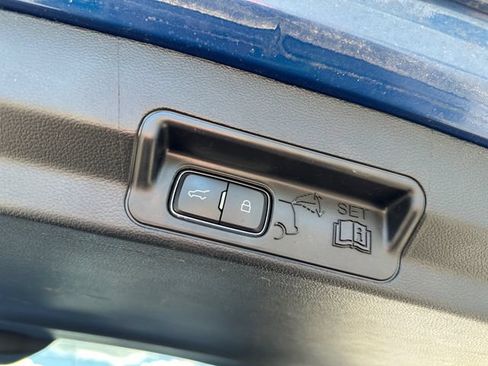 Used 2022 Ford Explorer XLT w/ Equipment Group 202A AWD/4WD image 30