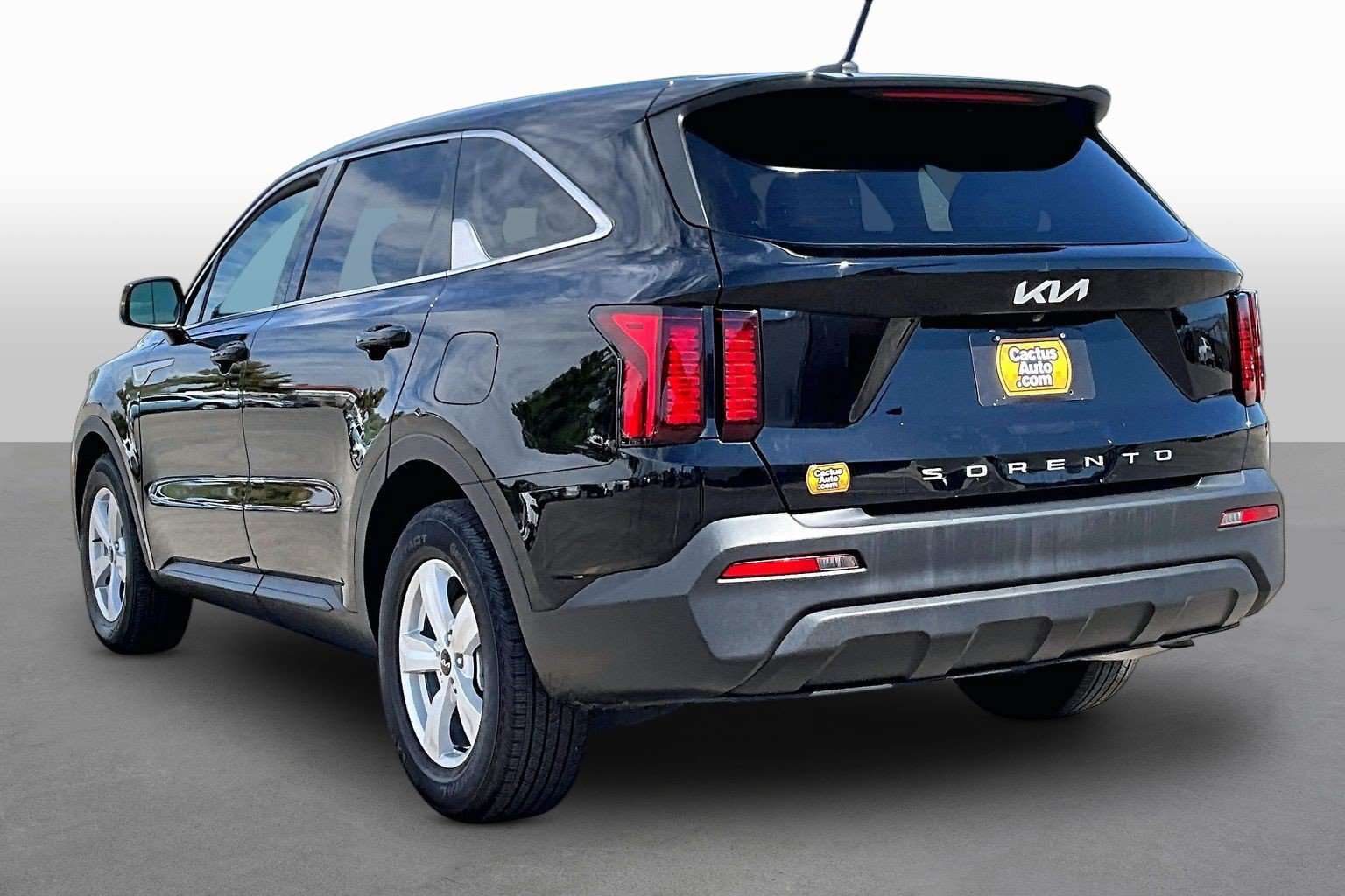 Used 2022 Kia Sorento LX FWD image 11