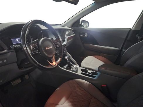 Used 2022 Kia Niro LXS image 7