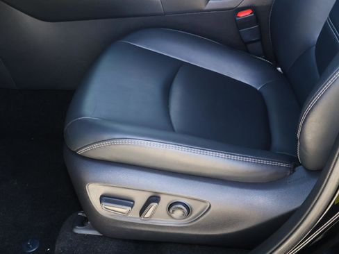 Used 2023 Toyota RAV4 XLE Premium image 15