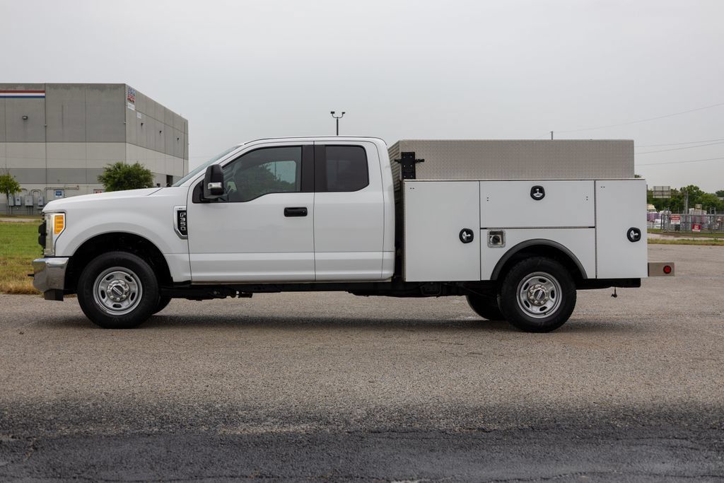 Used 2017 Ford F350 XL RWD image 4