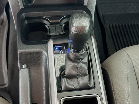 Used 2020 Toyota Tacoma SR5 image 24