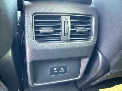 Used 2023 Nissan Rogue SV FWD image 16