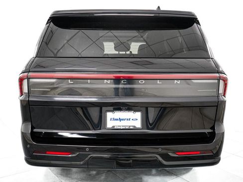 Used 2025 Lincoln Navigator L Reserve AWD/4WD image 6