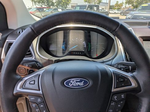 Used 2020 Ford Edge Titanium w/ Equipment Group 301A AWD/4WD image 27