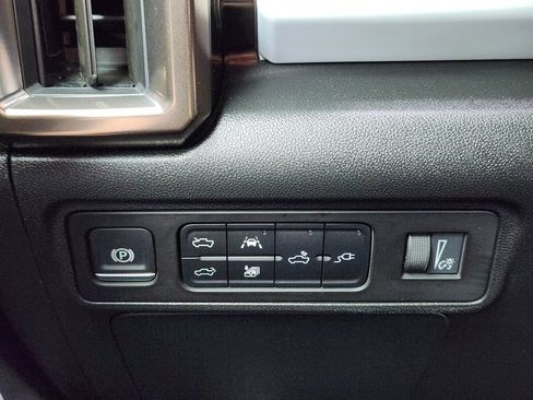 Used 2025 GMC Hummer EV 2X AWD/4WD image 29