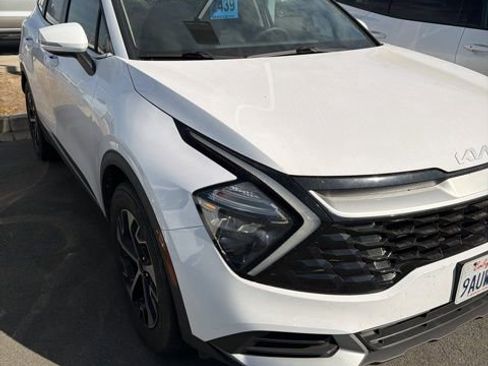 Used 2023 Kia Sportage EX image 2