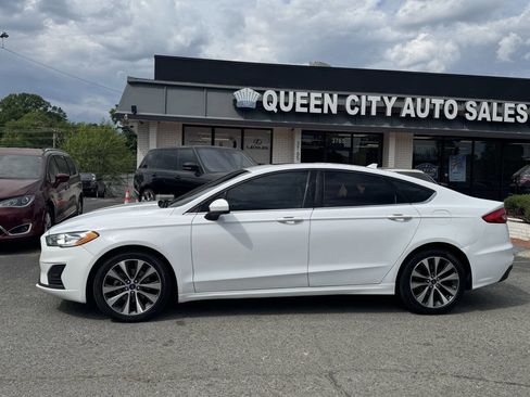 Used 2019 Ford Fusion SE AWD/4WD image 7
