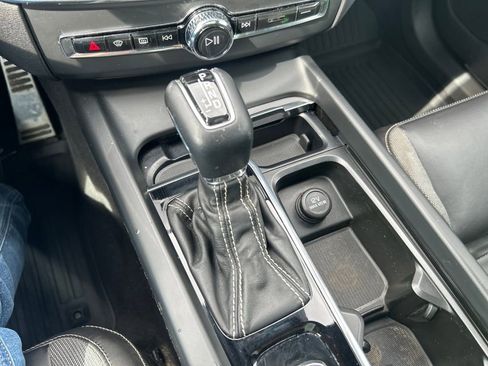 Used 2020 Volvo XC60 T5 R-Design w/ Protection Package Premier image 29