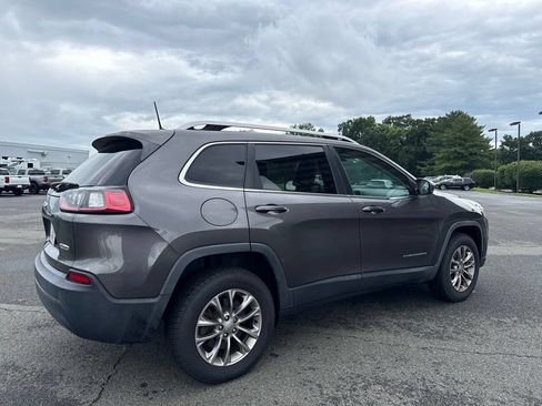 Used 2019 Jeep Cherokee Latitude Plus AWD/4WD image 5