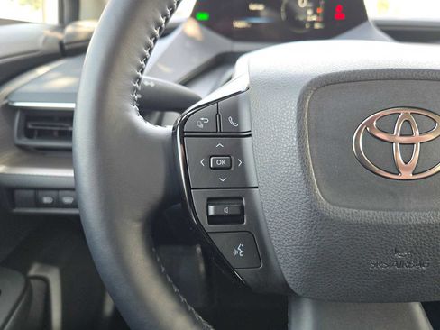 Used 2025 Toyota Prius XLE FWD image 30