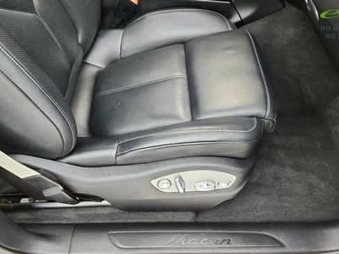 Used 2024 Porsche Macan AWD/4WD image 22