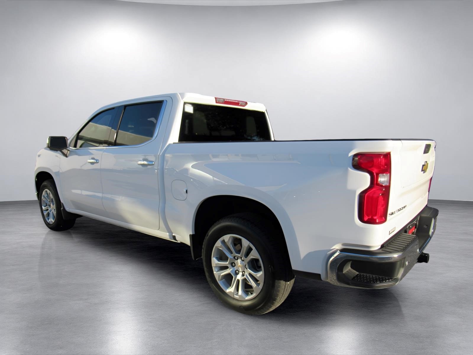 Used 2026 Chevrolet Silverado 1500 LTZ RWD image 5