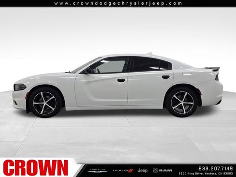 Used 2017 Dodge Charger SXT w/ Driver Confidence Group image 4