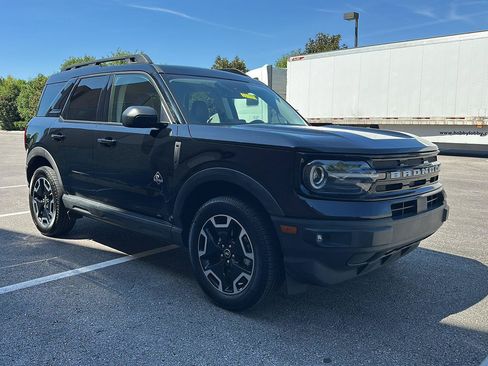 Certified 2023 Ford Bronco Sport Outer Banks w/ Tech Package AWD/4WD image 7