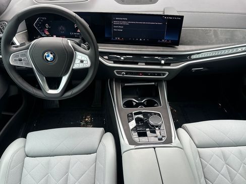 Used 2024 BMW X7 xDrive40i w/ Climate Comfort Package AWD/4WD image 17