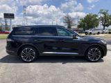 Used 2020 Lincoln Aviator Reserve w/ Equipment Group 202A image 2