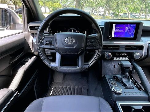 Used 2025 Toyota Tacoma SR5 AWD/4WD image 8