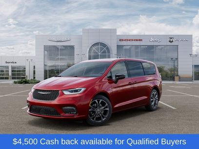 New 2026 Chrysler Pacifica Select