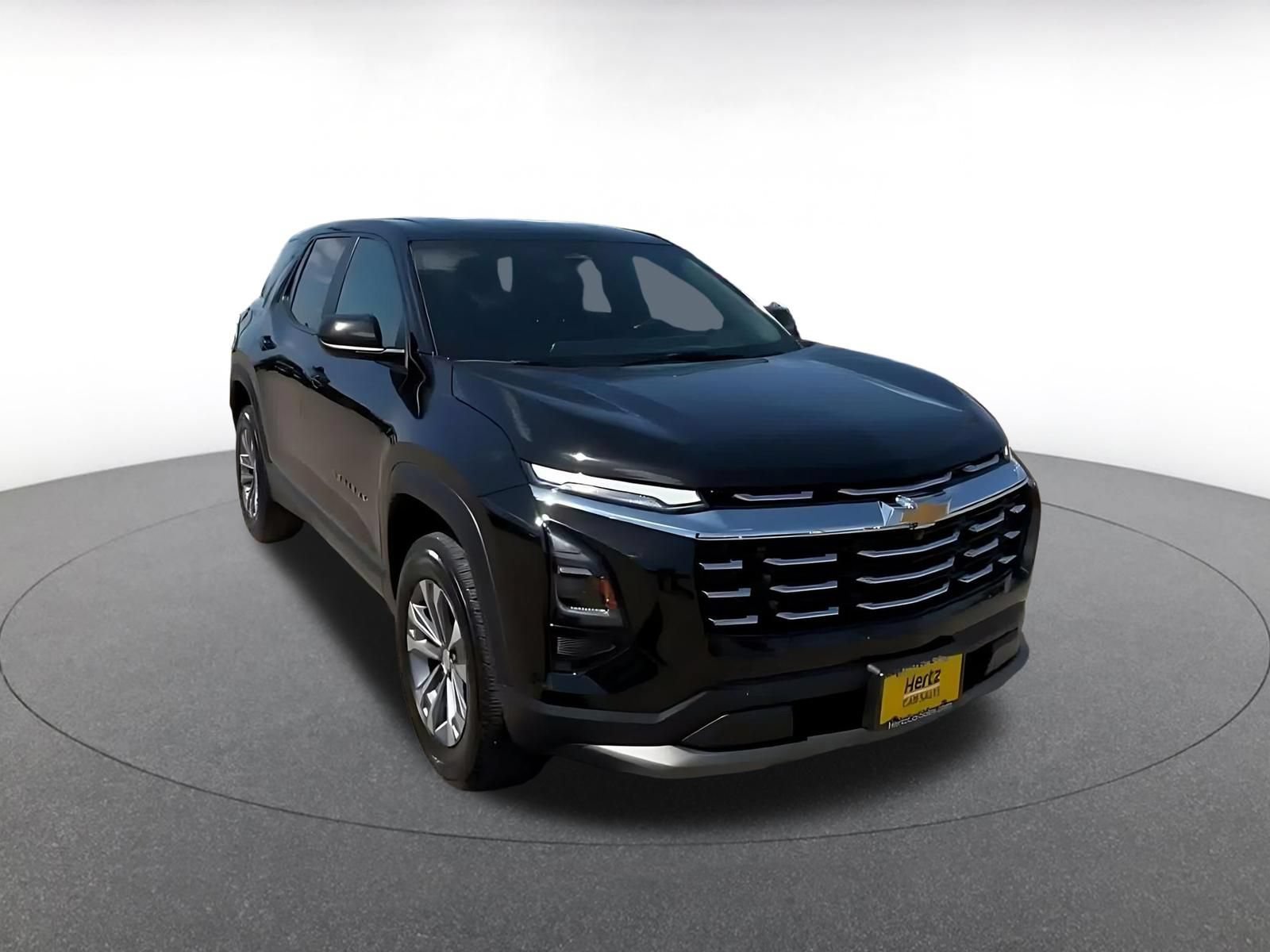 Used 2025 Chevrolet Equinox LT FWD image 3