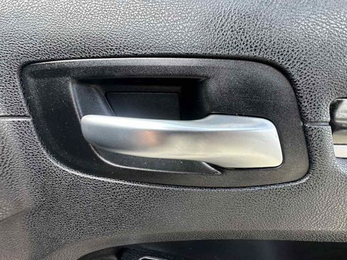 Used 2018 Chrysler 300 S RWD image 31