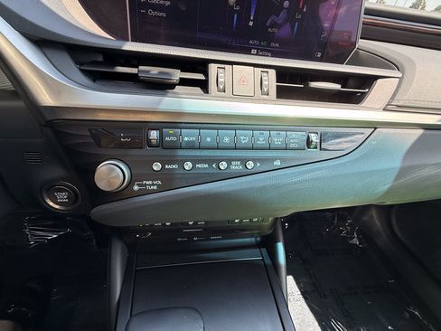Used 2021 Lexus ES 250 w/ Premium Package AWD/4WD image 11