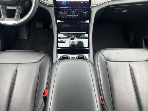 Used 2023 Jeep Grand Cherokee L Limited image 17