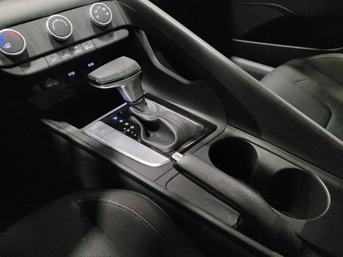 Used 2021 Hyundai Elantra SE FWD image 26