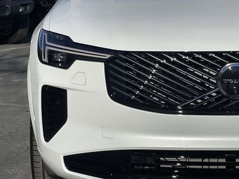 Used 2026 Volvo XC90 B6 Ultra w/ Lounge Package image 11