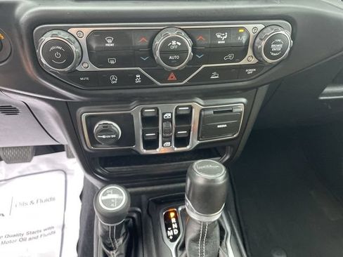 Used 2022 Jeep Gladiator Overland w/ Popular Equipment Package AWD/4WD image 19