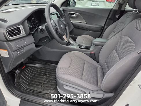 Used 2017 Kia Niro LX FWD image 6