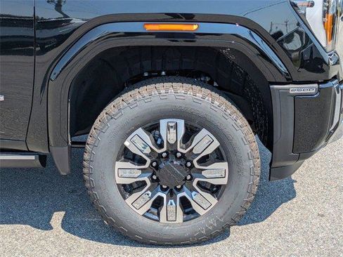 New 2026 GMC Sierra 2500 Denali w/ Denali Reserve Package image 13