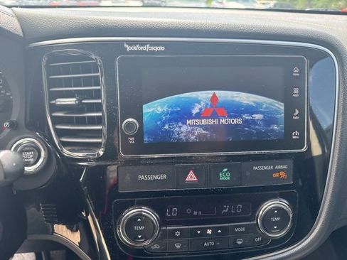 Used 2018 Mitsubishi Outlander GT AWD/4WD image 9