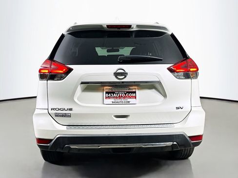 Used 2018 Nissan Rogue SV w/ Premium Package FWD image 6