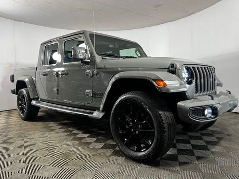 Used 2023 Jeep Gladiator Overland image 4