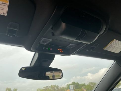 Used 2022 Chevrolet Equinox RS w/ Infotainment Package FWD image 20