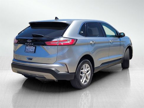 Used 2023 Ford Edge SEL image 4