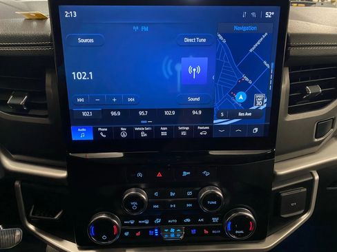 Used 2024 Ford Expedition Max XLT image 12