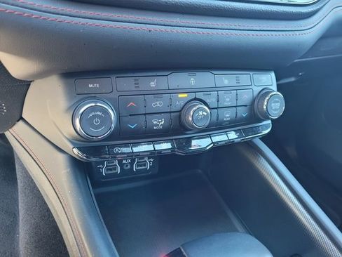 Used 2025 Dodge Durango GT image 26