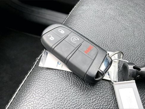 Used 2022 Jeep Compass Limited image 11