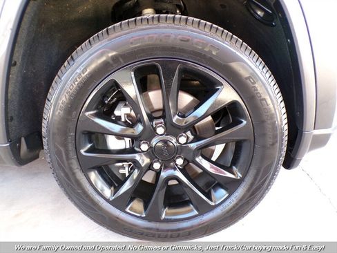 Used 2021 Jeep Grand Cherokee Laredo X AWD/4WD image 43