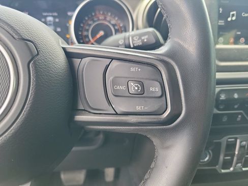 Used 2023 Jeep Gladiator Sport AWD/4WD image 24