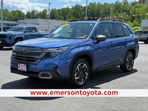 Used 2025 Subaru Forester Limited AWD/4WD image 1