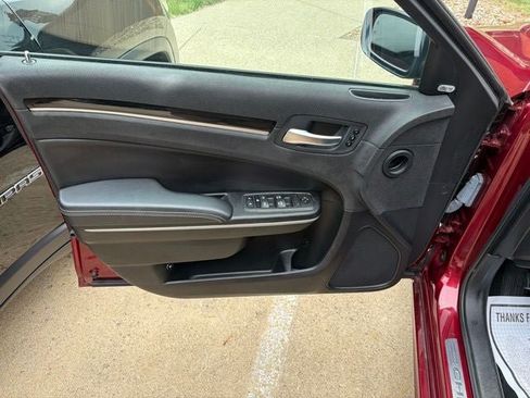 Used 2023 Chrysler 300 S w/ Comfort Group RWD image 8