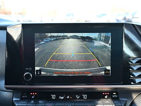 Used 2025 Toyota Camry SE AWD (Natl) image 26