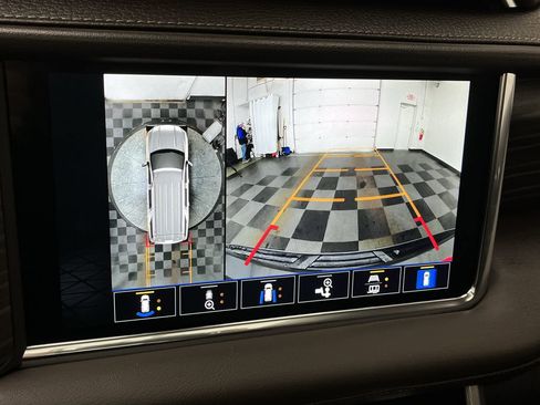 Certified 2022 GMC Yukon Denali image 6