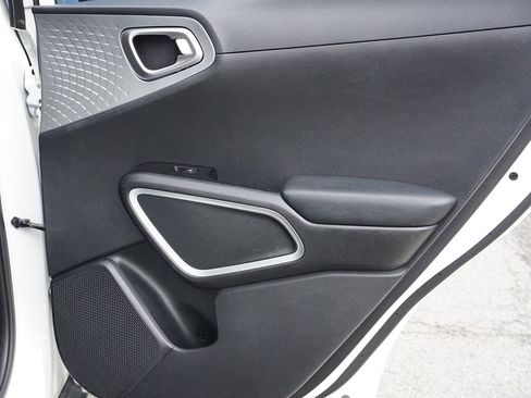 Used 2020 Kia Soul LX FWD image 18