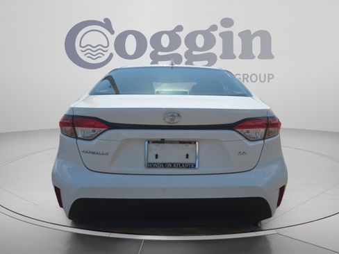 Used 2025 Toyota Corolla LE FWD image 4