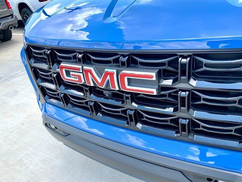 Used 2026 GMC Canyon Elevation w/ Convenience Package RWD image 2