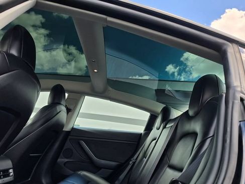 Used 2022 Tesla Model 3 Long Range AWD/4WD image 26